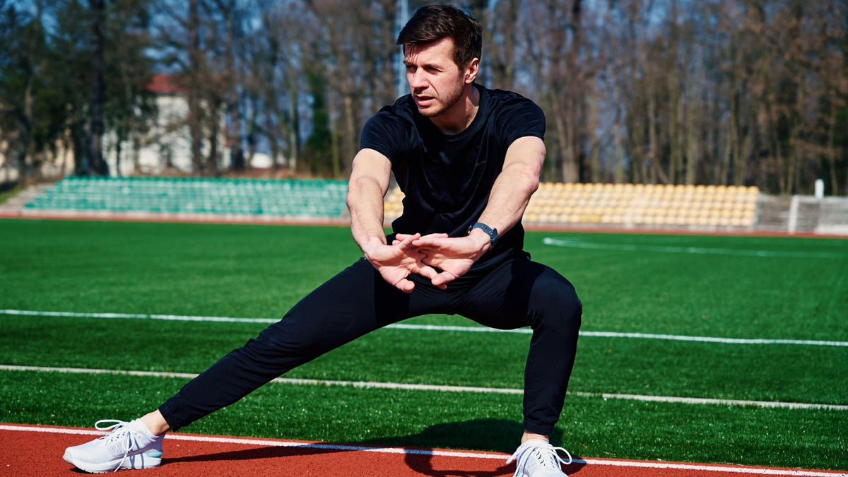 Dynamisches Aufwärmen wird in aktuelleren Studien tendenziell günstiger bewertet als statisches Dehnen unmittelbar vor sportlicher Belastung.
