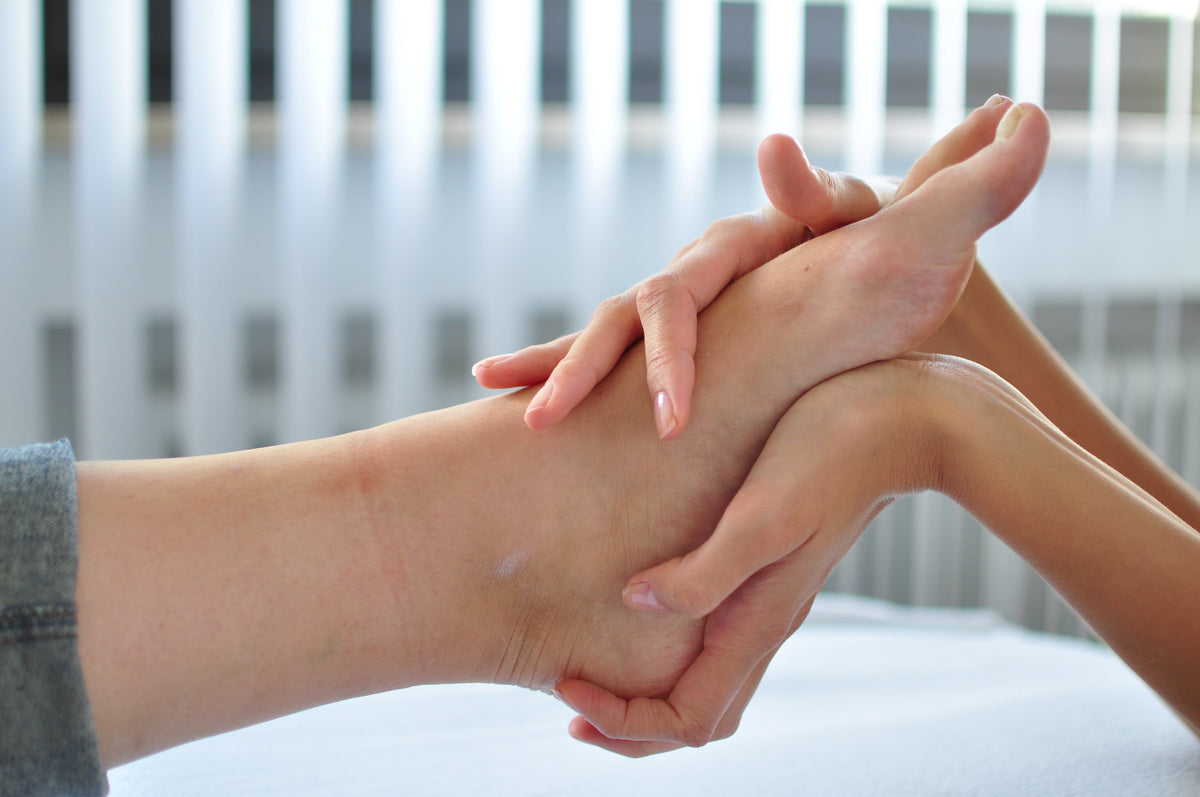 Reflexzonenmassage an den Füßen: Wirkprinzip und Anwendung