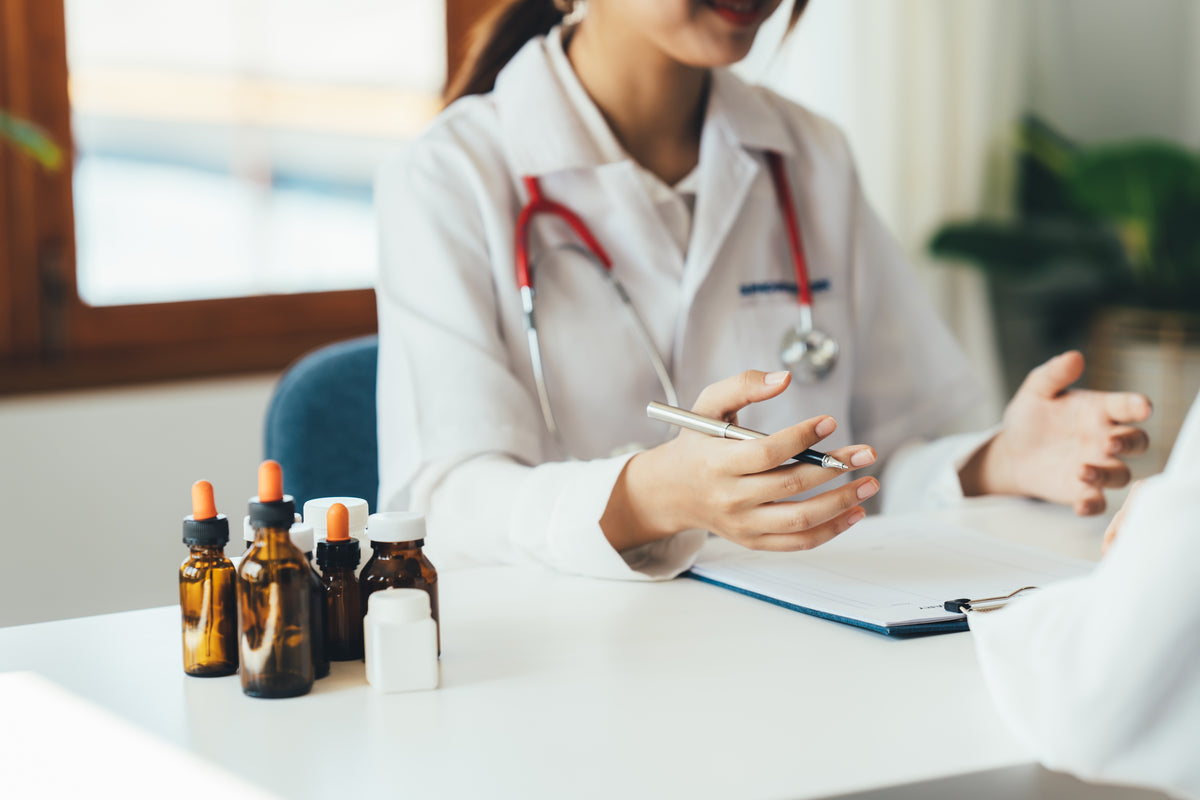 Naturheilkunde vs. Schulmedizin: Wann ergänzt sich was?