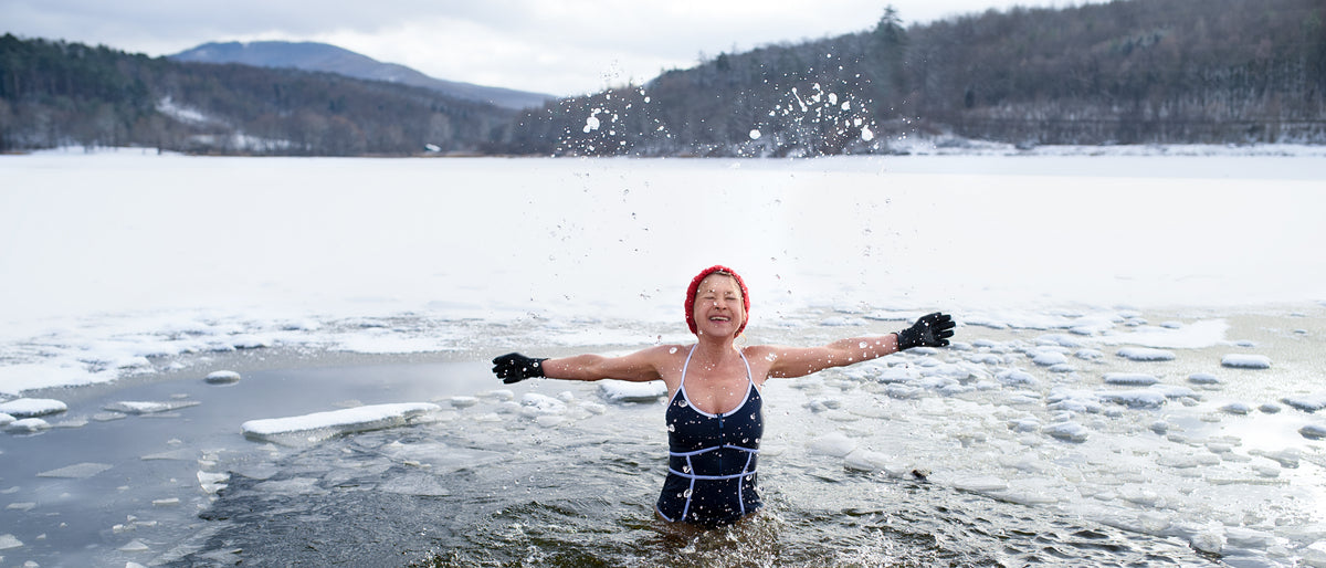 Kaltes Baden: Was Eisbaden mit Stimmung und Stressresistenz macht