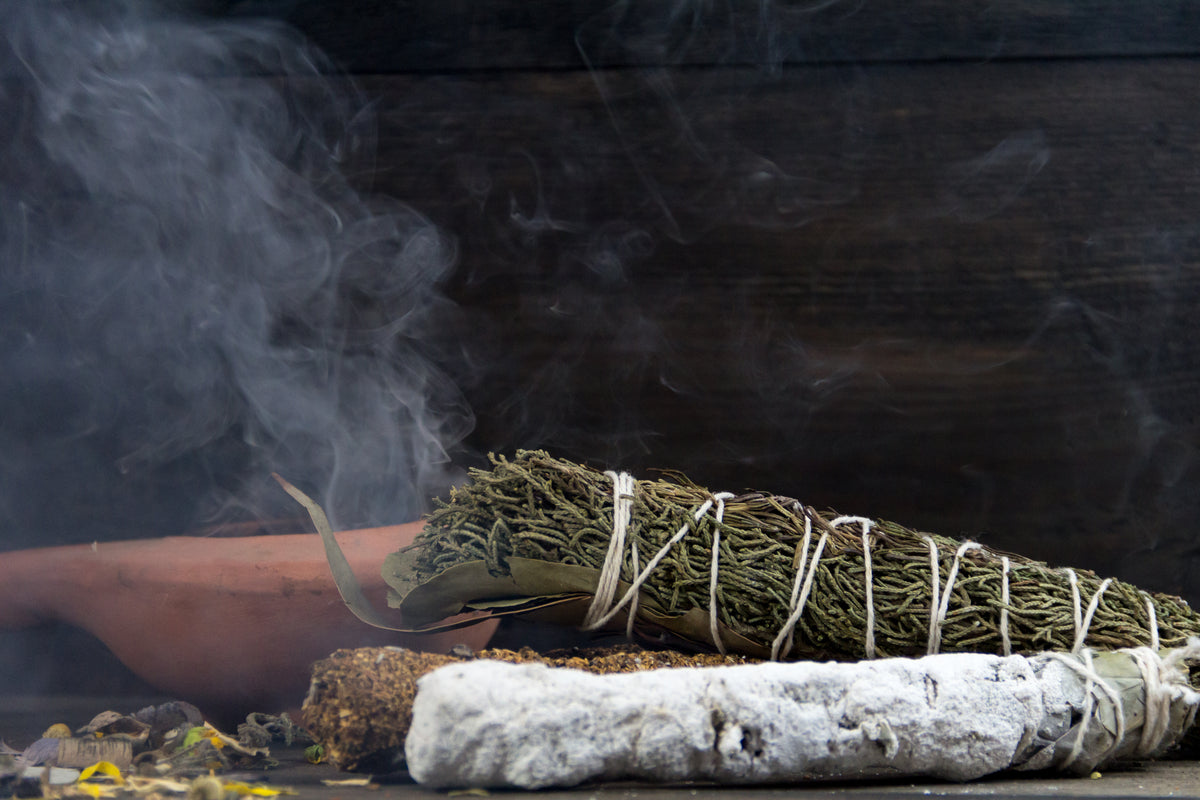 Räuchern mit Kräutern: Alte Tradition neu entdeckt