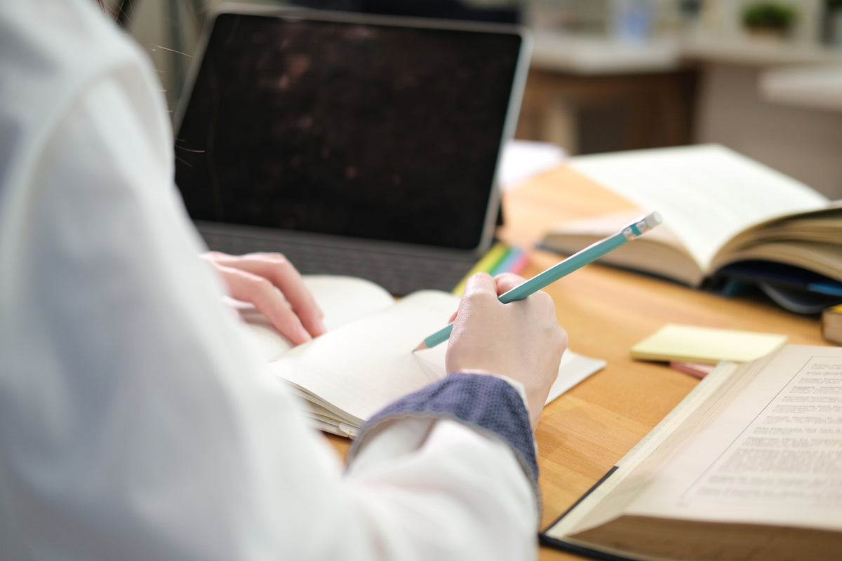 Placebokontrollierte Studien untersuchten standardisierte Pestwurz-Extrakte.