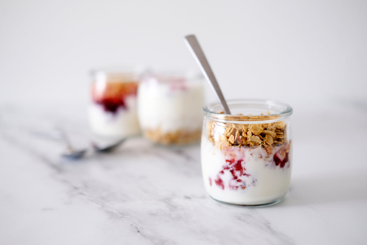 Fermentierte Lebensmittel wie Joghurt sind eine natürliche Quelle für Probiotika.